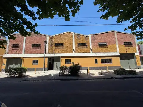 Deposito en venta - 1818 m2 - Remedios de Escalada