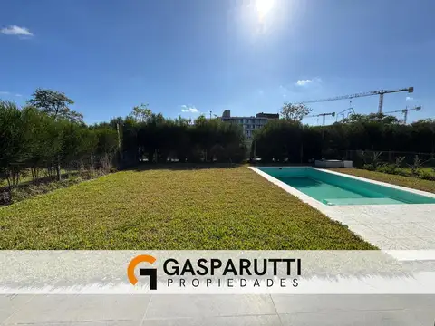 Casa 5 ambientes con 4 baños