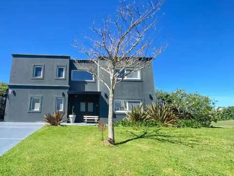 Acacias, Puertos del Lago, El Cazador 100