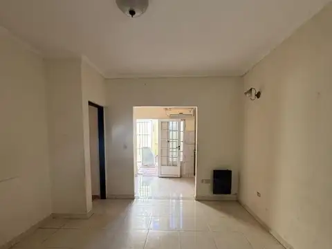 Casa 4 ambientes en Longchamps ve anticipo y permuta