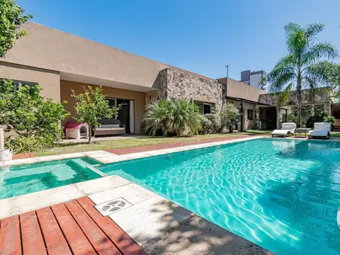 Casa Venta Bernal Centro 5 amb piscina jardin