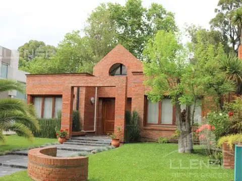 Casa 5 ambientes con piscina amoblada en venta y alquiler - Club El Carmen