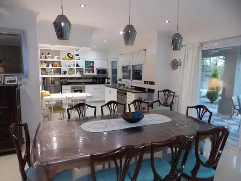Casa en alquiler en Club Miralagos