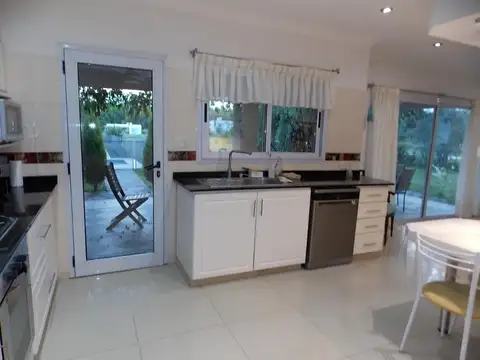 Casa en Alquiler de 4 dormitorios