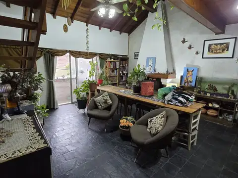 Departamento 4 Ambientes PH con Local en planta baja Oportunidad vivienda y comercial