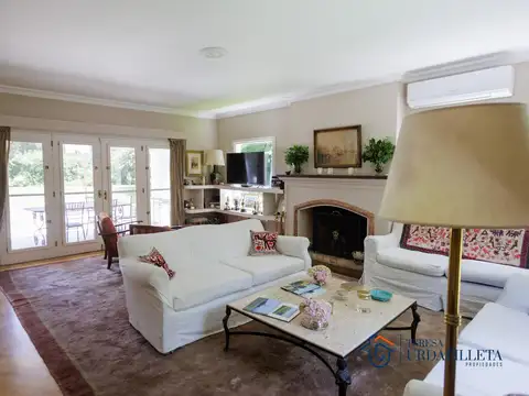 Casa en venta en Golf Club Argentino - Jardin parquizado - 5 dormitorios