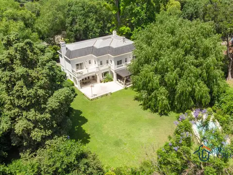 Casa en venta en Golf Club Argentino - Jardin parquizado - 5 dormitorios
