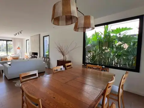 Casa en Alquiler en Hindu Club, USD 3.200