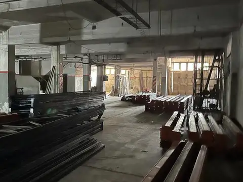 Galpon en Venta en Lanus Oeste, USD 1.000.000