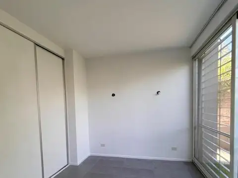 Casa en Alquiler con 1 cochera
