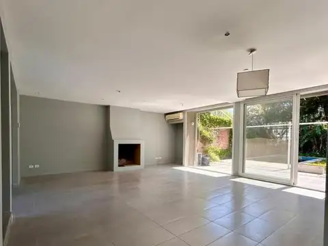 Casa 5 ambientes con 4 baños
