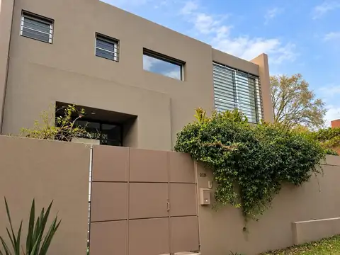 Casa en Alquiler en Horqueta Chica, USD 2.500