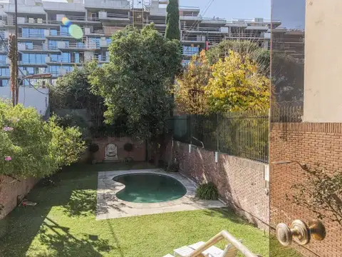 Casa de 500 m² en Barrio Parque, sobre Juez Tedín