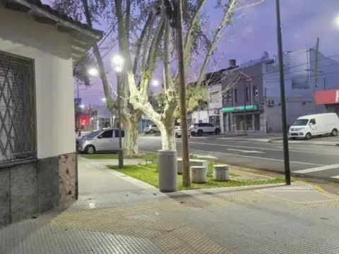 Casa en Venta con 8 cocheras