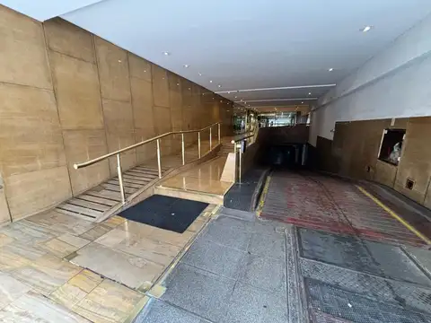 VENTA COCHERA EN RECOLETA