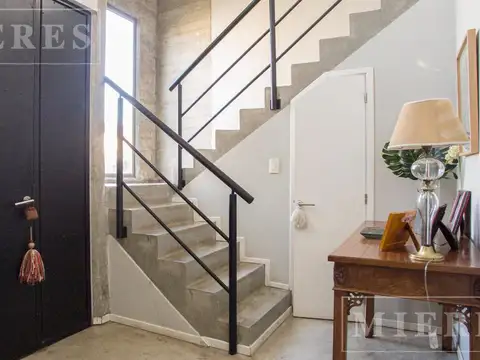 Casa 5 ambientes con 4 baños