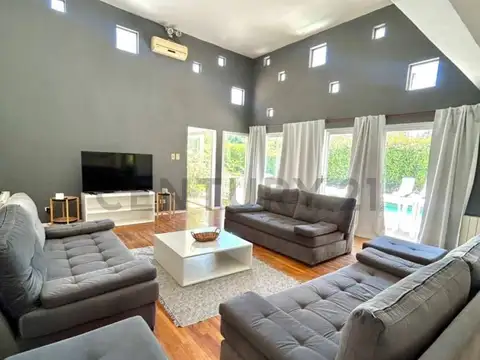 505 133 y 135 , Piso 0