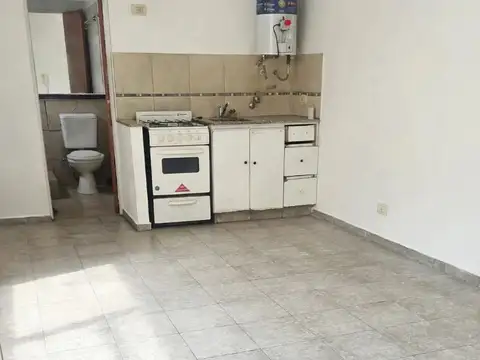Departamento en Pichincha - ideal renta - escalera - gas natural