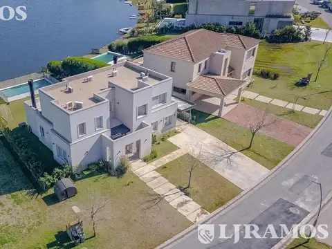 Casa en Venta de 5 dormitorios