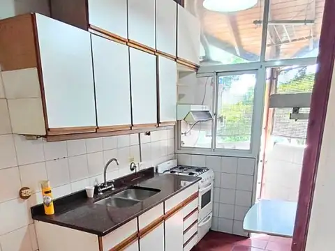 3 amb sobre Av, Maipu a mts Quinta de Olivos en duplex c/ balcon y cochera