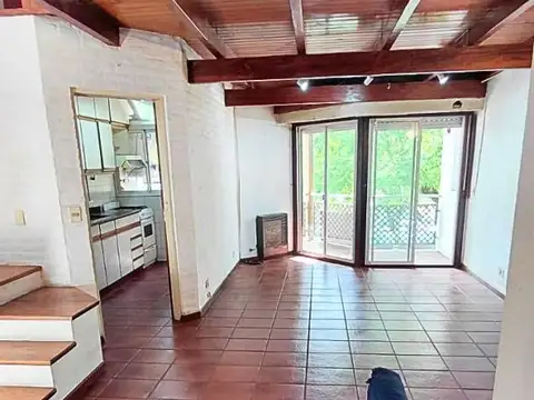 3 amb sobre Av, Maipu a mts Quinta de Olivos en duplex c/ balcon y cochera