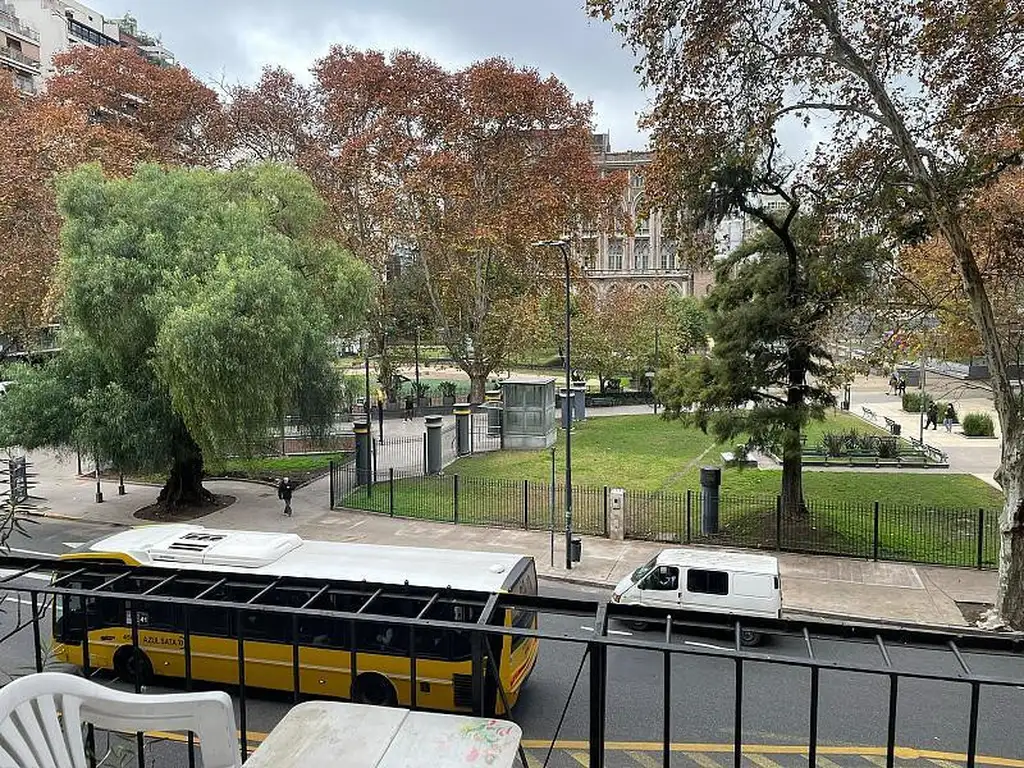 Pueyrredon Av. al 2100