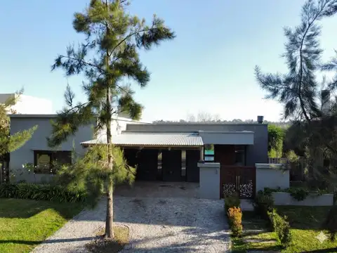 Casa 4 ambientes con 3 baños
