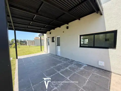 CASA - CUATROAMBIENTES - PARRILLA - PARQUE - SEGURIDAD - COCHERAS - CANNING