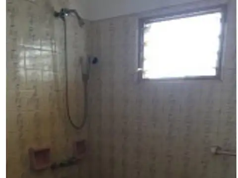 Avenida Eva Perón 2000, Piso 2