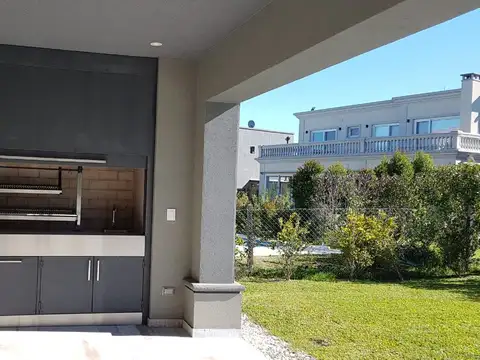 Casa en Venta en Ayres Plaza, USD 840.000