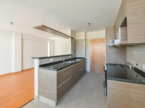 VENTA - Departamento 2 dormitorios con balcón y cochera. Centro, Rosario.