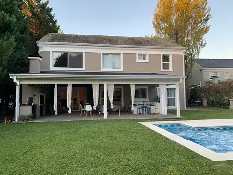 Abril Club de Campo. Impecable casa Pulte