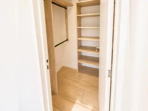 Arias 3100, Piso 2