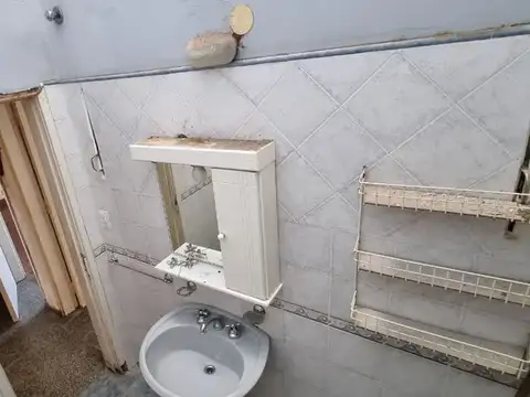 Casa 8 ambientes con 3 baños