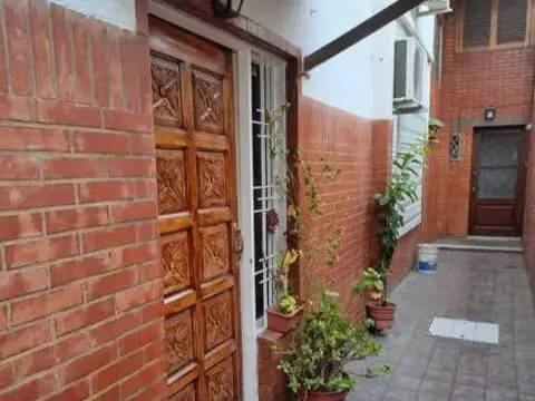 Vendo en Floresta. PH de 6 ambientes con 2 patios