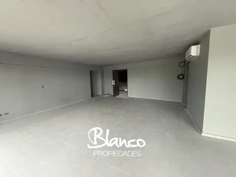 Oficina en Alquiler en Proa Pilar, USD 820