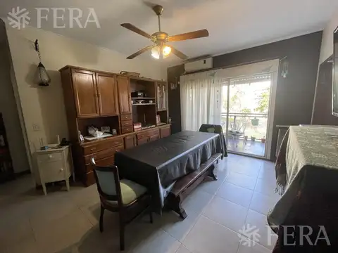 Venta de departamento de 4 ambientes con balcón y baulera en Wilde