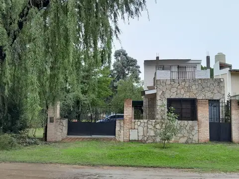 VENDO CASA 2 AMBIENTES EN EL VOLCÁN