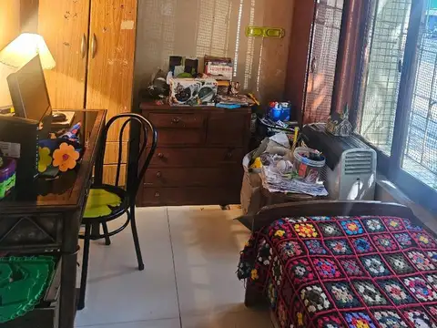 Casa de 4 ambientes con terraza y COCHERA!