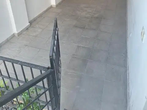 Depto Tipo Casa en Alquiler de 6 ambientes