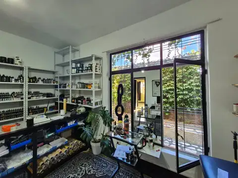 Casa 6 ambientes con 2 baños