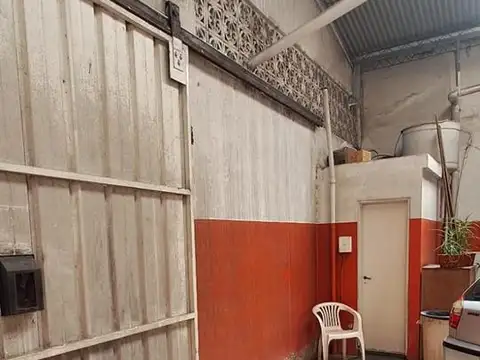 Depósito en venta - 1 Ambiente 1 Baño - 359Mts2 - Lanús