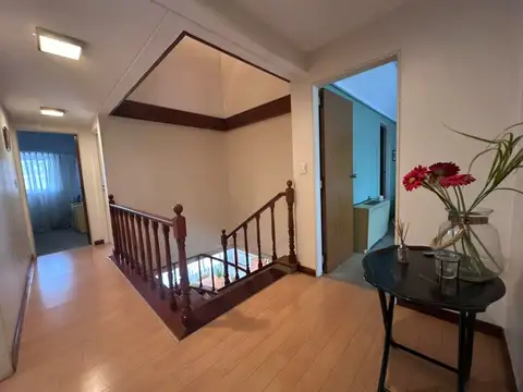 Casa 5 ambientes con 4 baños