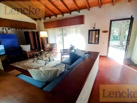 Casa en Venta en Carilo, USD 229.000