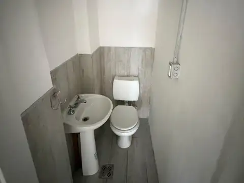 Alquilo Local Comercial Jose Luis Tejeda 4238
