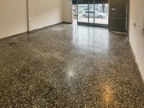 Local en Alquiler en Guillermo E Hudson, $ 700.000