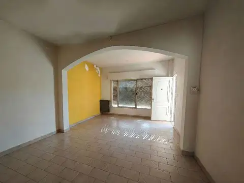 Casa en Venta en Castelar, USD 75.000