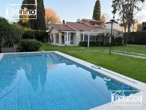 Casa en alquiler temporario en Funes - 3 Dormitorios