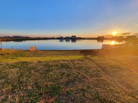 Venta Lote - Barrio Muelles -  Puertos del Lago - Escobar - Al agua