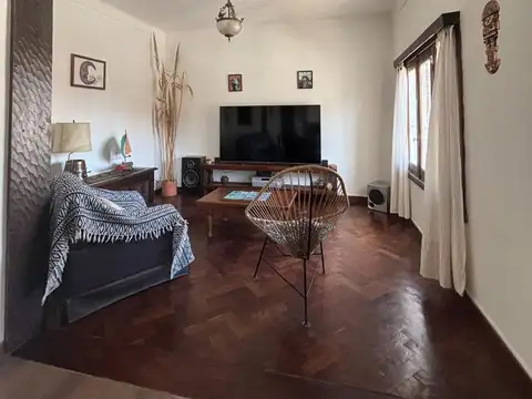 Casa en Alquiler con 1 cochera